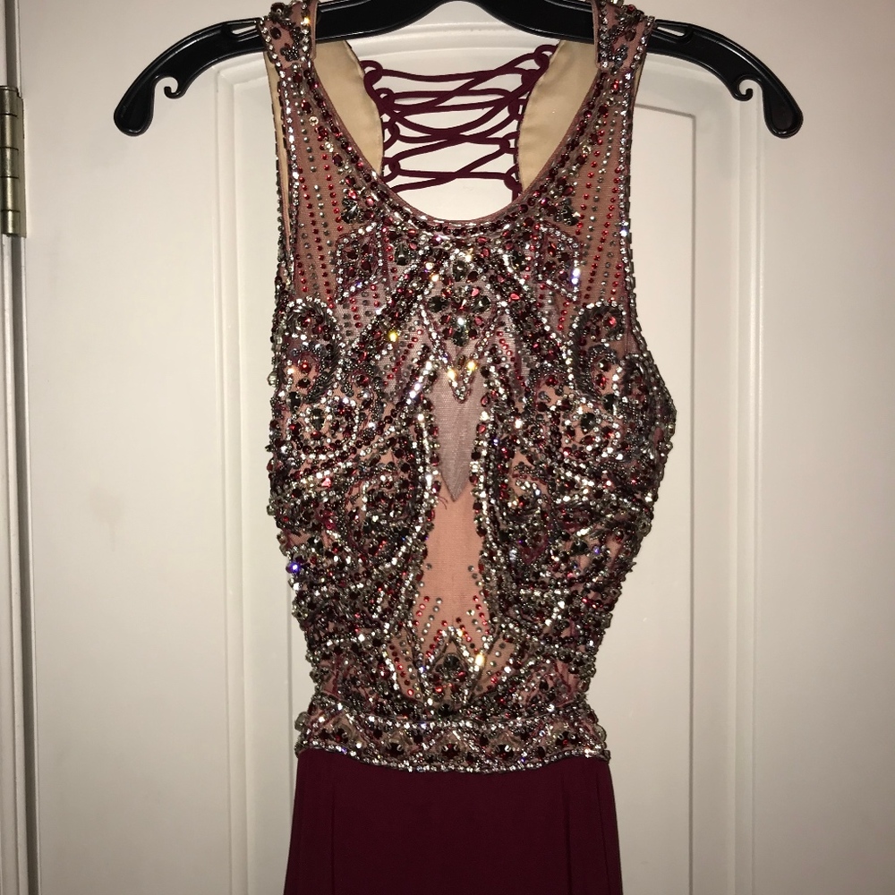 Long beaded sleeveless to-the-floor dress